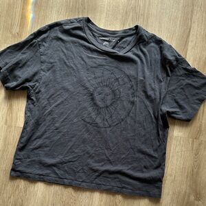 American Eagle Outfitters Charcoal Sun Graphic Tee